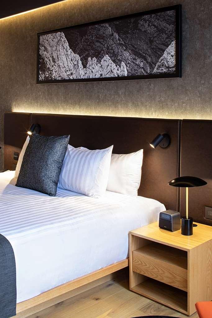 Galeria Plaza Monterrey Hotel Ruang foto A bed at the hotel
