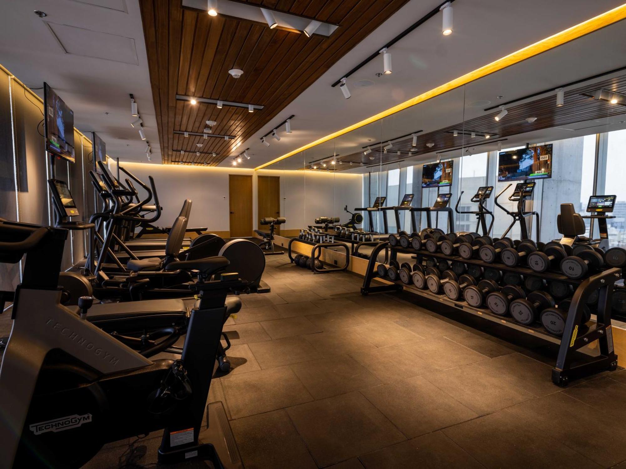 Galeria Plaza Monterrey Hotel Bagian luar foto The gym at the 1018