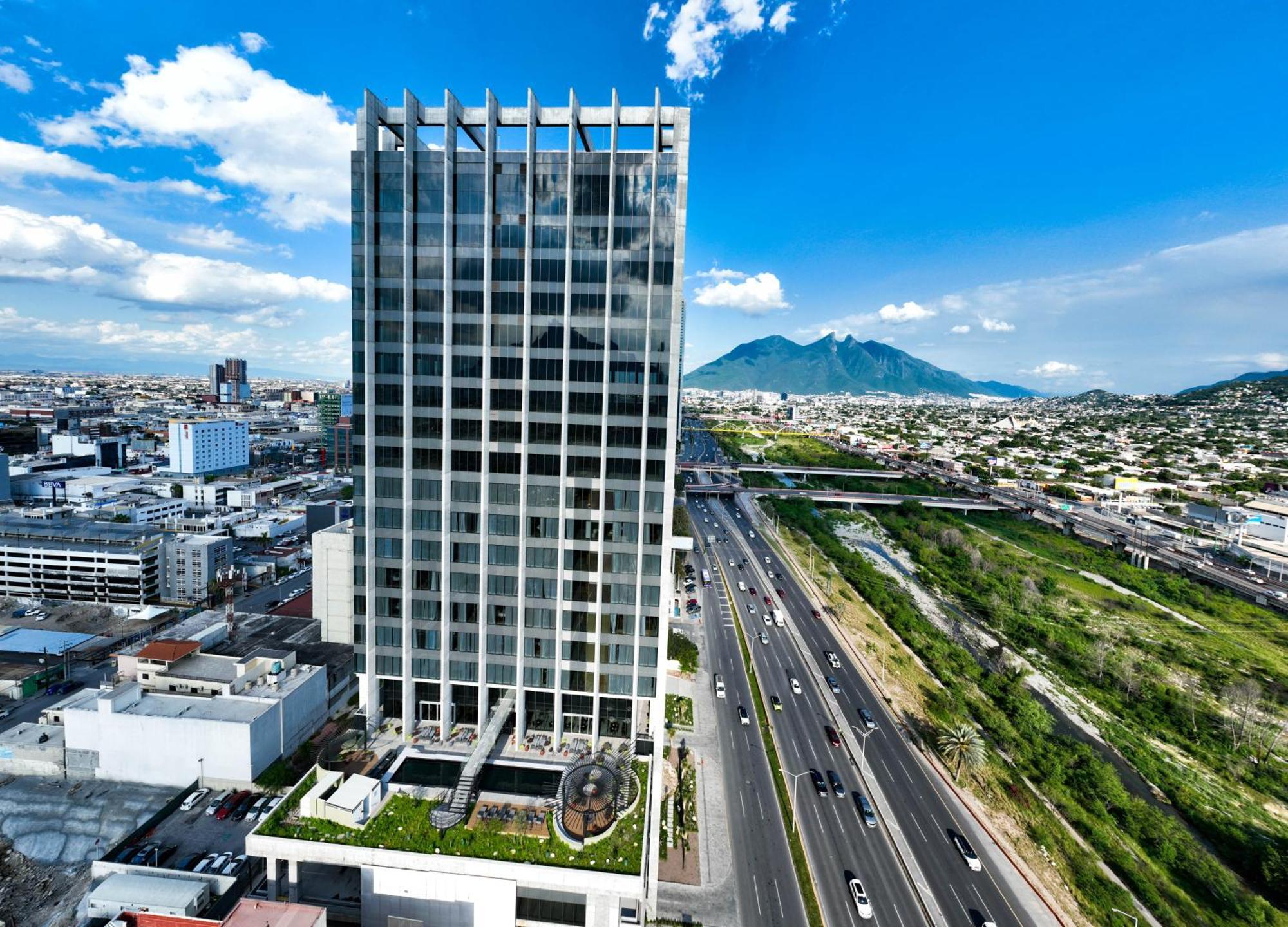 Galeria Plaza Monterrey Hotel Bagian luar foto Torre Futura