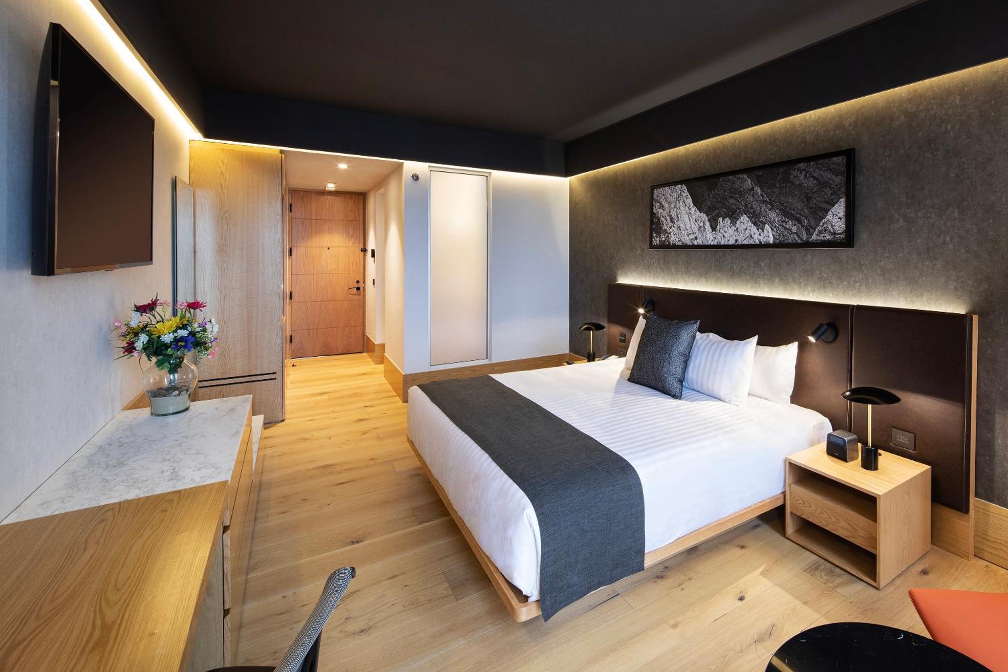 Galeria Plaza Monterrey Hotel Bagian luar foto A room at the hotel