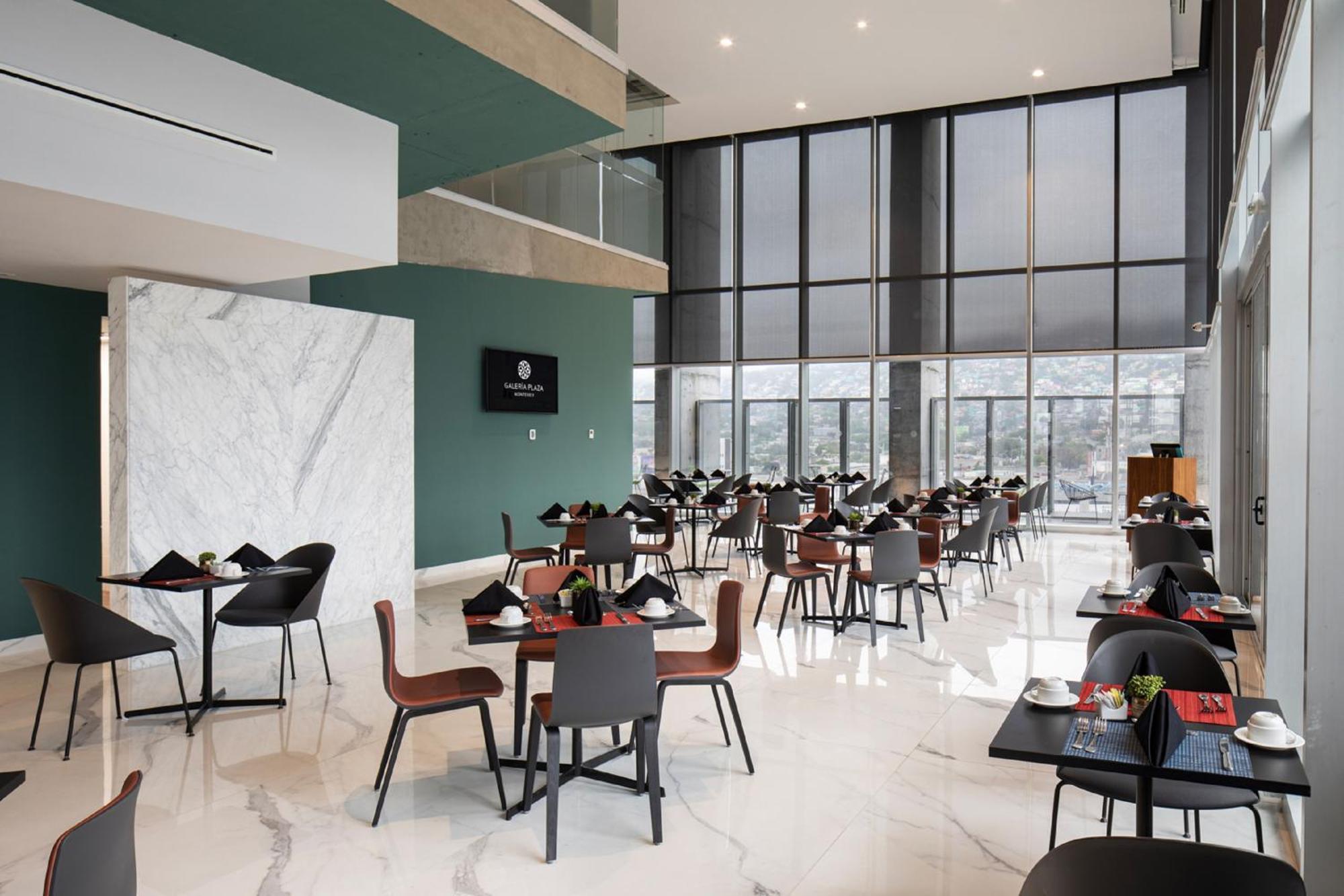 Galeria Plaza Monterrey Hotel Bagian luar foto The restaurant