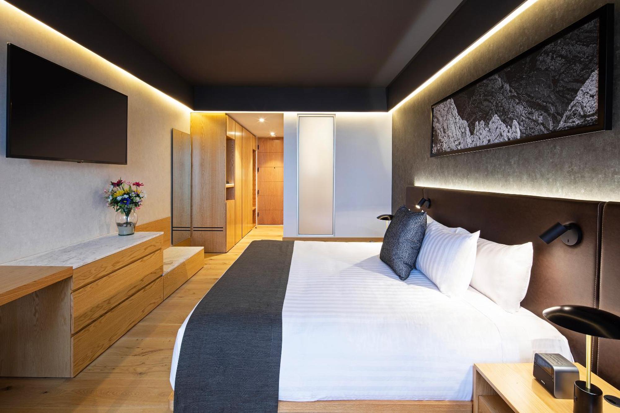 Galeria Plaza Monterrey Hotel Bagian luar foto A room at the hotel