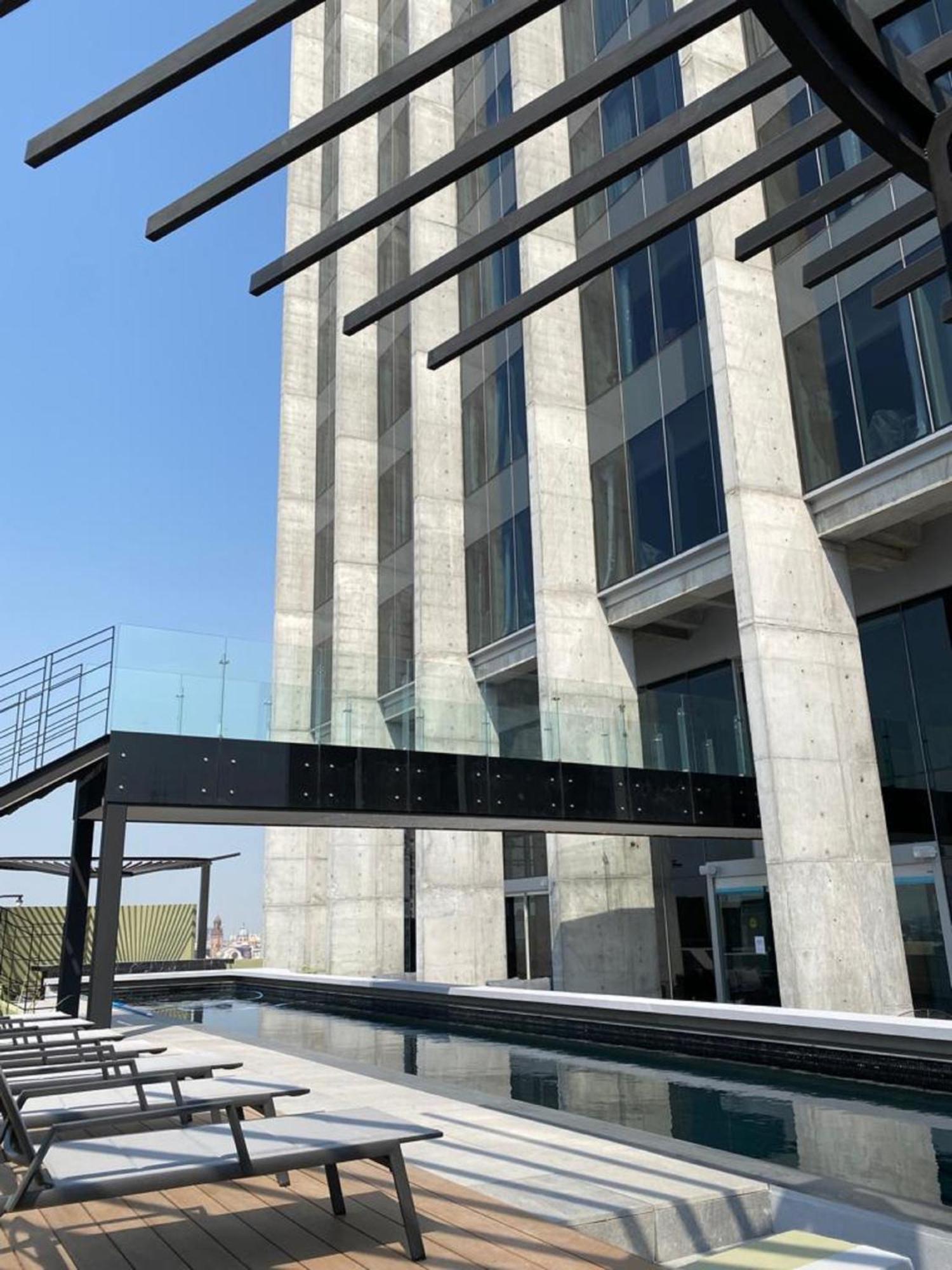 Galeria Plaza Monterrey Hotel Bagian luar foto The Skywalk